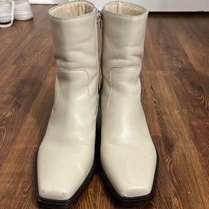 Matisse ankle bootie cream leather size 7